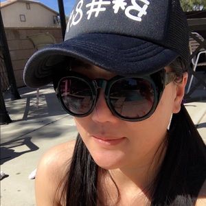 Meet your Posher, Kritladda